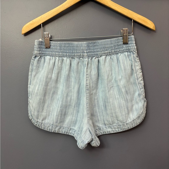 TNA Light Blue Athletic Shorts Denim look 100% Lyocell ladies size Small Aritzia - Picture 4 of 9